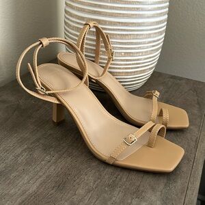 Nwot Abercrombie nude heel sandals